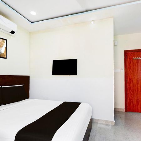 Super Hotel O At Home Hotel Darbar Hyderabad Bagian luar foto