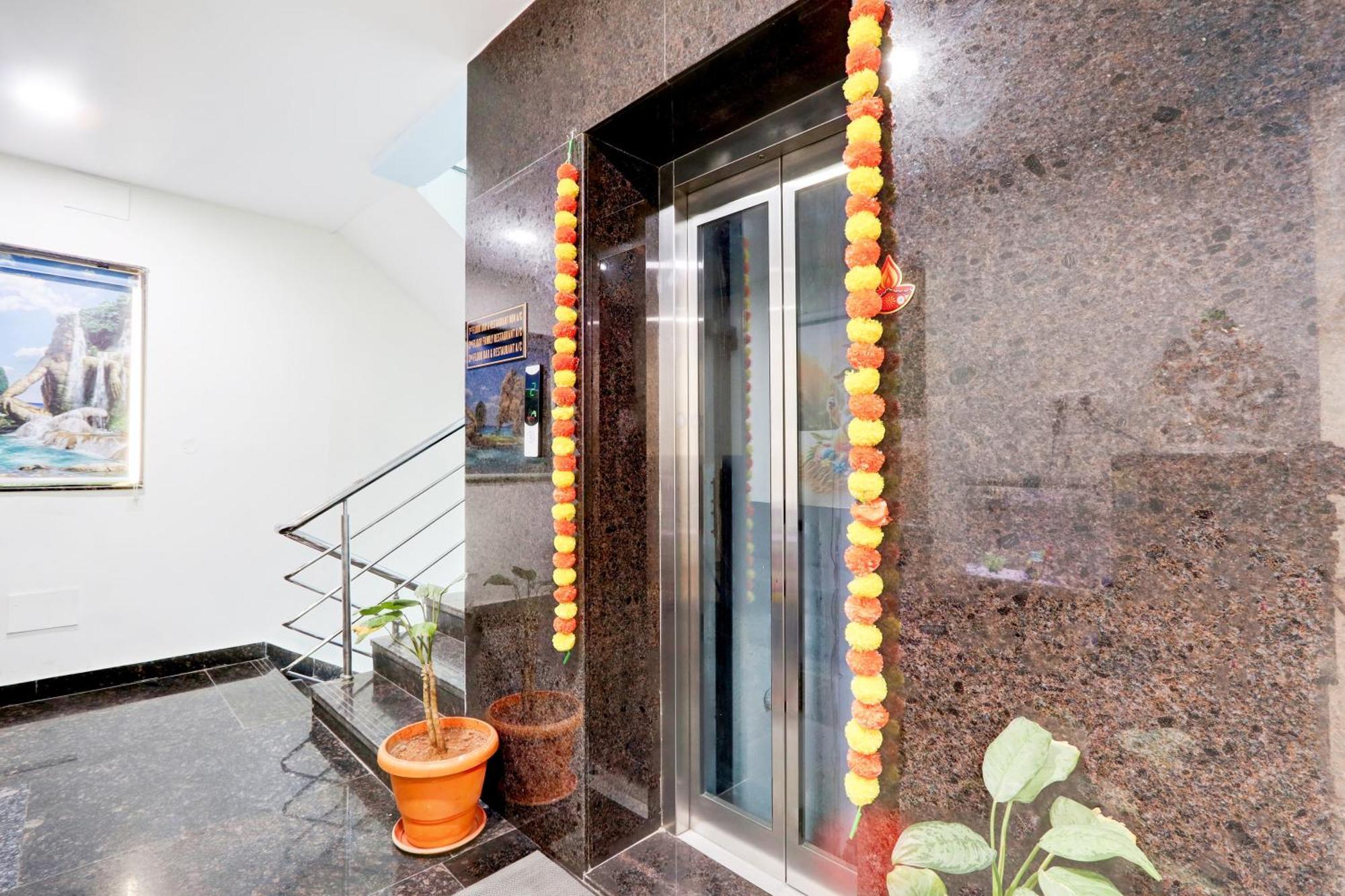 Super Hotel O At Home Hotel Darbar Hyderabad Bagian luar foto
